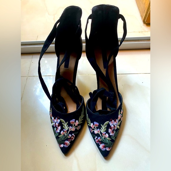 Forever 21 Shoes - Forever 21 Faux Suede Heels